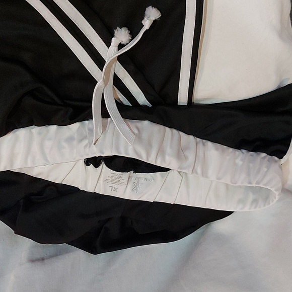 Ladie's active wear XL pants - Picture 3 of 5